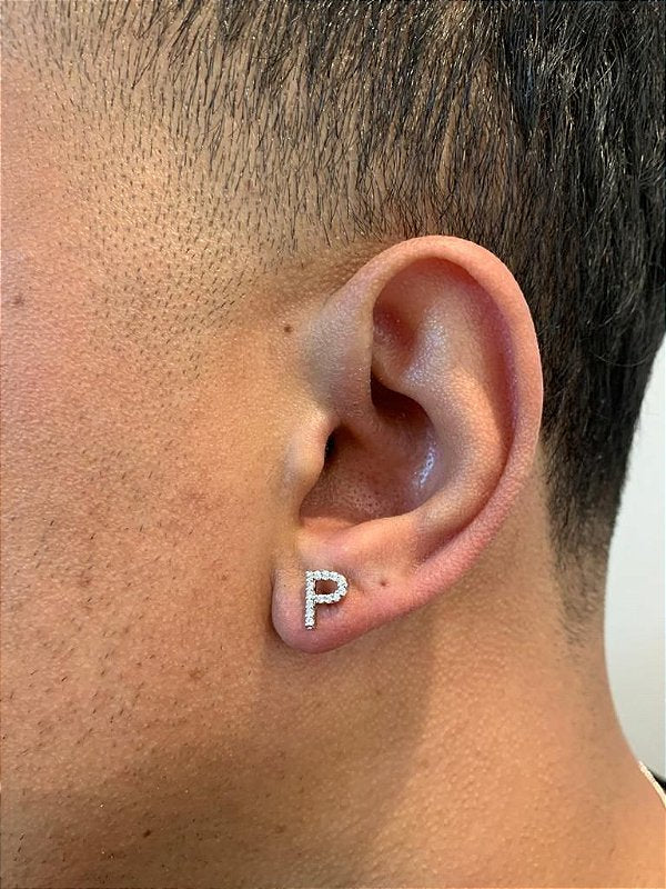 Brinco Masculino Par Letra P Banhado A Ouro Branco BRI119