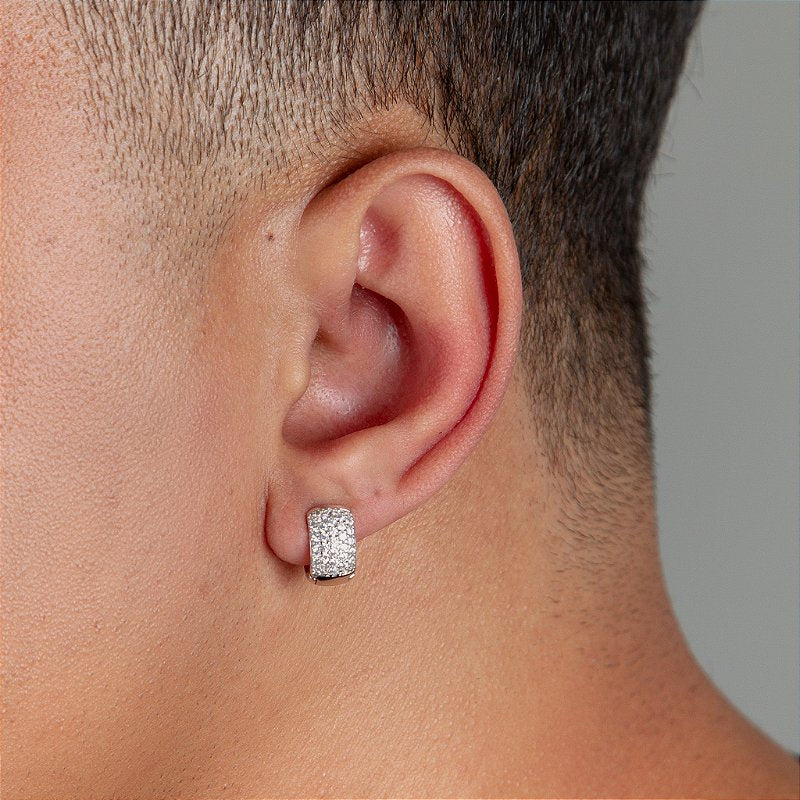 Brinco Masculino Par Argola Cravejada Com 29 Pedras (13X6,8mm) Banhada A Ouro Branco BRI003