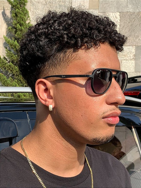 Brinco Masculino Par Argola Cravejada Com 32 Pedras G (14X6,4mm) Banhada A Ouro 18K BRI021