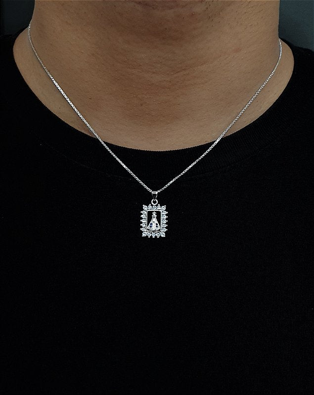 Corrente Veneziana 1mm + Pingente Nossa Senhora Cravejado Quadrado Banhado A Ouro Branco COR002-PIN088