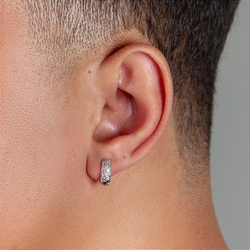 Brinco Masculino Par Argola Cravejada Com 8 Pedras (11,6X4,3mm) Banhada A Ouro Branco BRI006