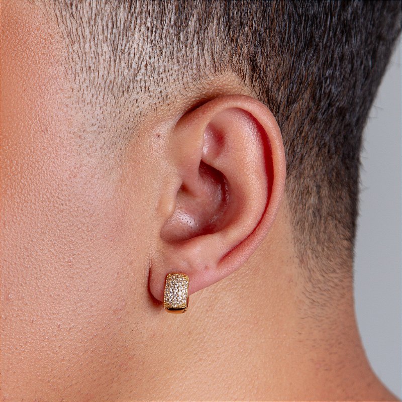 Brinco Masculino Par Argola Cravejada Com 29 Pedras (13X6,8mm) Banhada A Ouro 18k BRI015