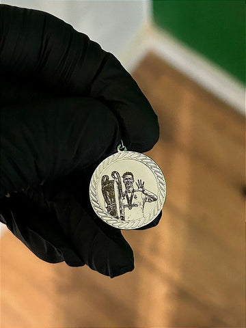 Corrente + Pingente Medalha Detalhada Personalizada Banhada a Ouro Branco