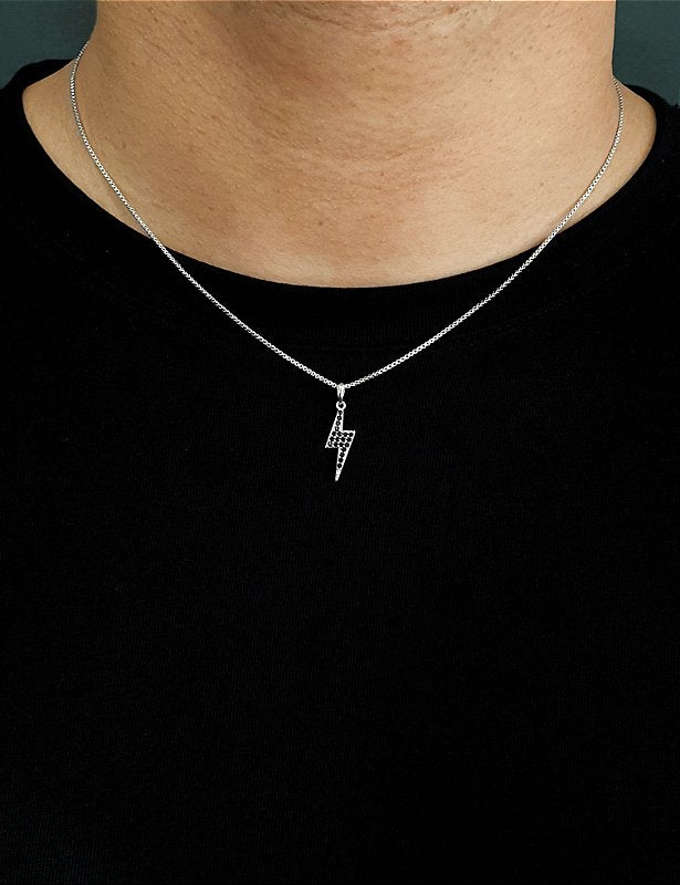 Corrente Veneziana 1mm Fecho Tradicional + Pingente Raio Cravejado Com Pedras Pretas Banhado A Ouro Bran
