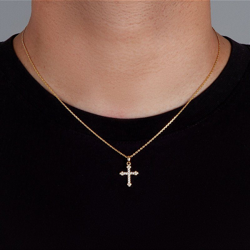 Corrente Elo Cadeado 1,2mm + Pingente Cruz Cravejada Palito Banhado A Ouro 18k COR026-PIN003