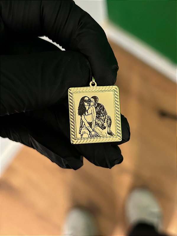 Corrente + Pingente Quadrado Detalhado Personalizado Banhada a Ouro 18k