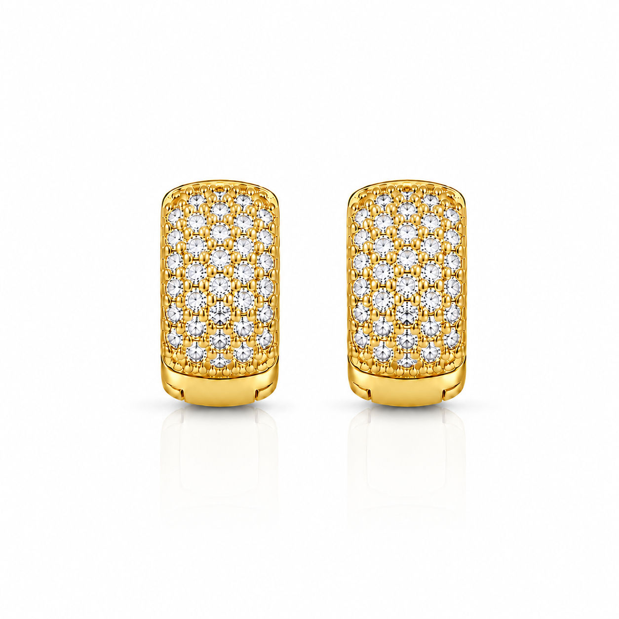 Brinco Masculino Par Argola Cravejada Com 29 Pedras (13X6,8mm) Banhada A Ouro 18k BRI015