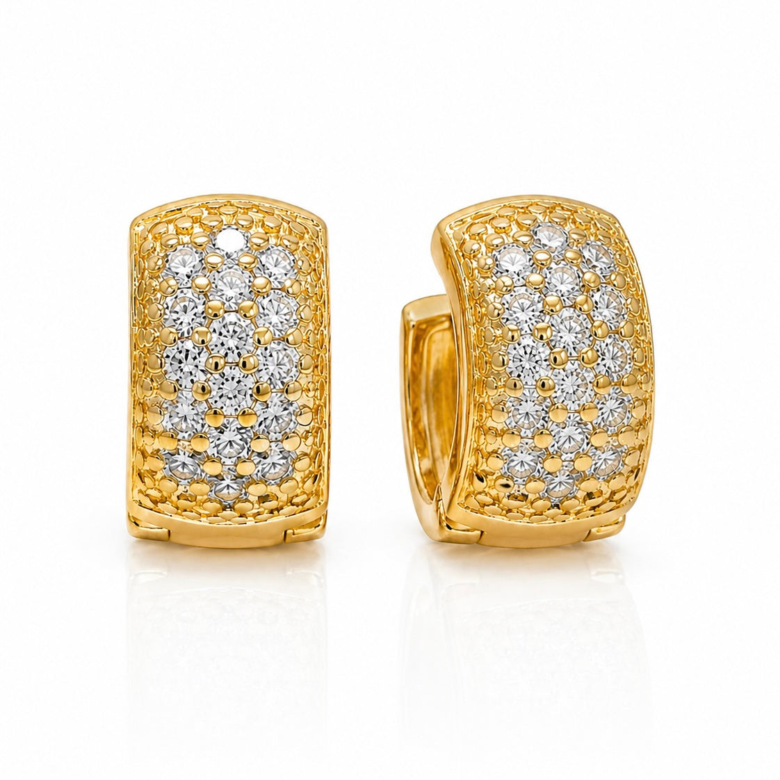 Brinco Masculino Par Argola Cravejada Com 16 Pedras (13,3X7,7mm) Banhada A Ouro 18K BRI026