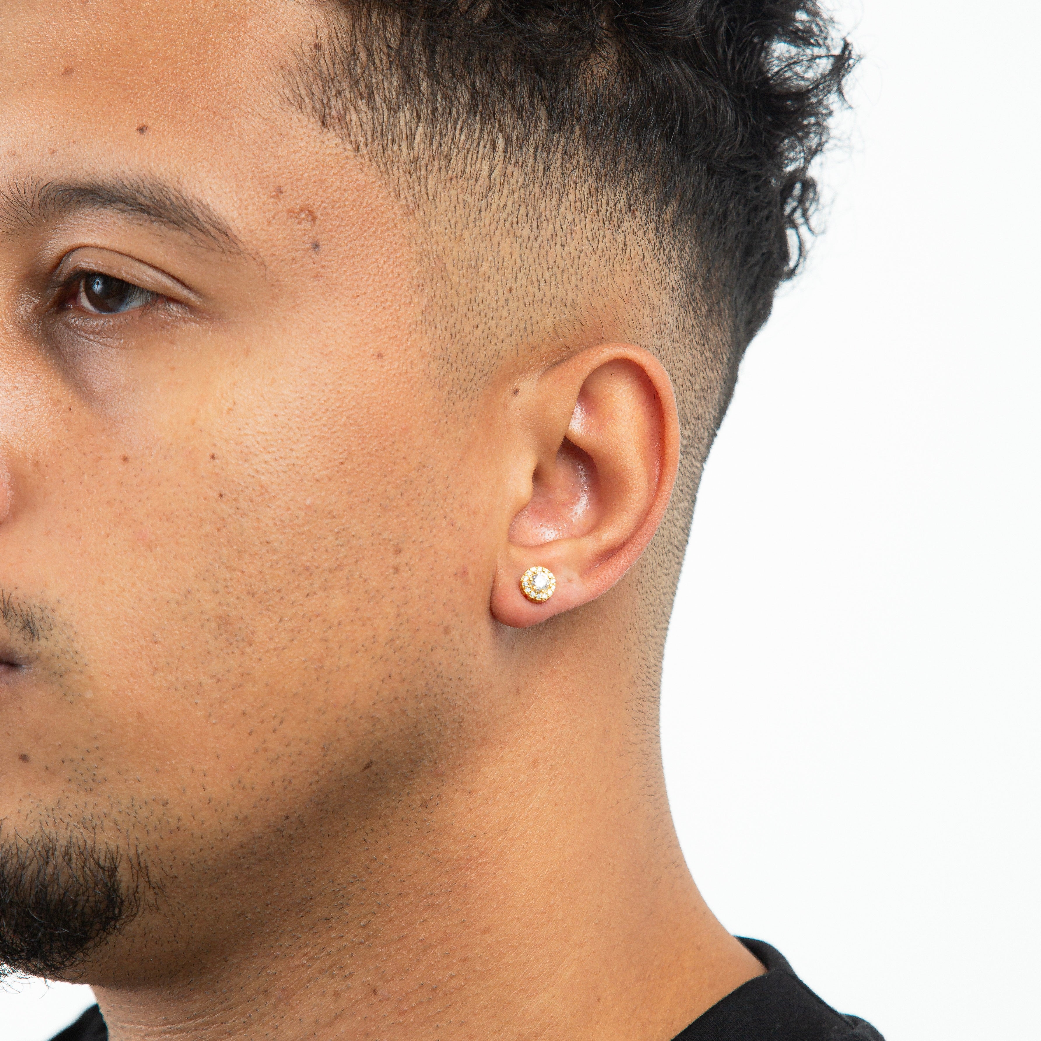 Brinco Masculino Par Redondo Cravejado Fílip 1 (7mm) Banhado A Ouro 18k BRI153