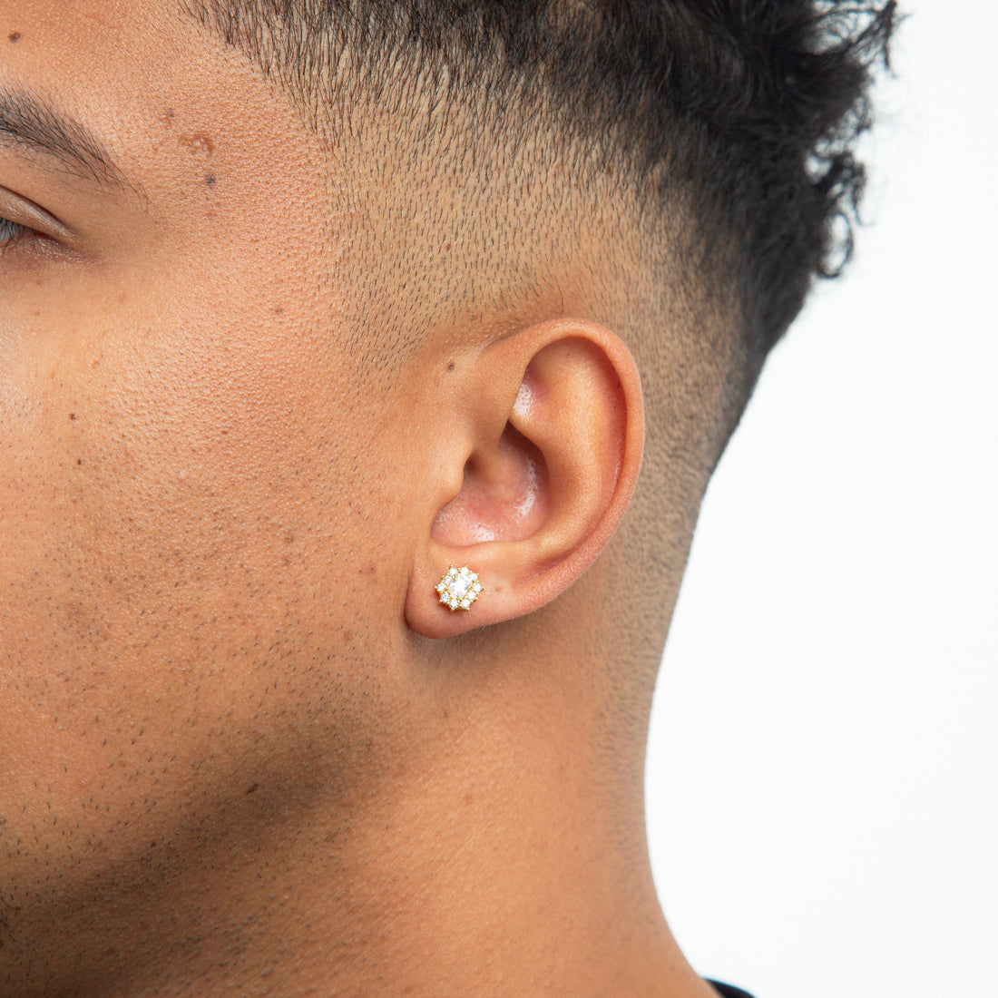 Brinco Masculino Par Imperial 3 Retangular (7,5X8,5mm) Banhada A Ouro 18k BRI220