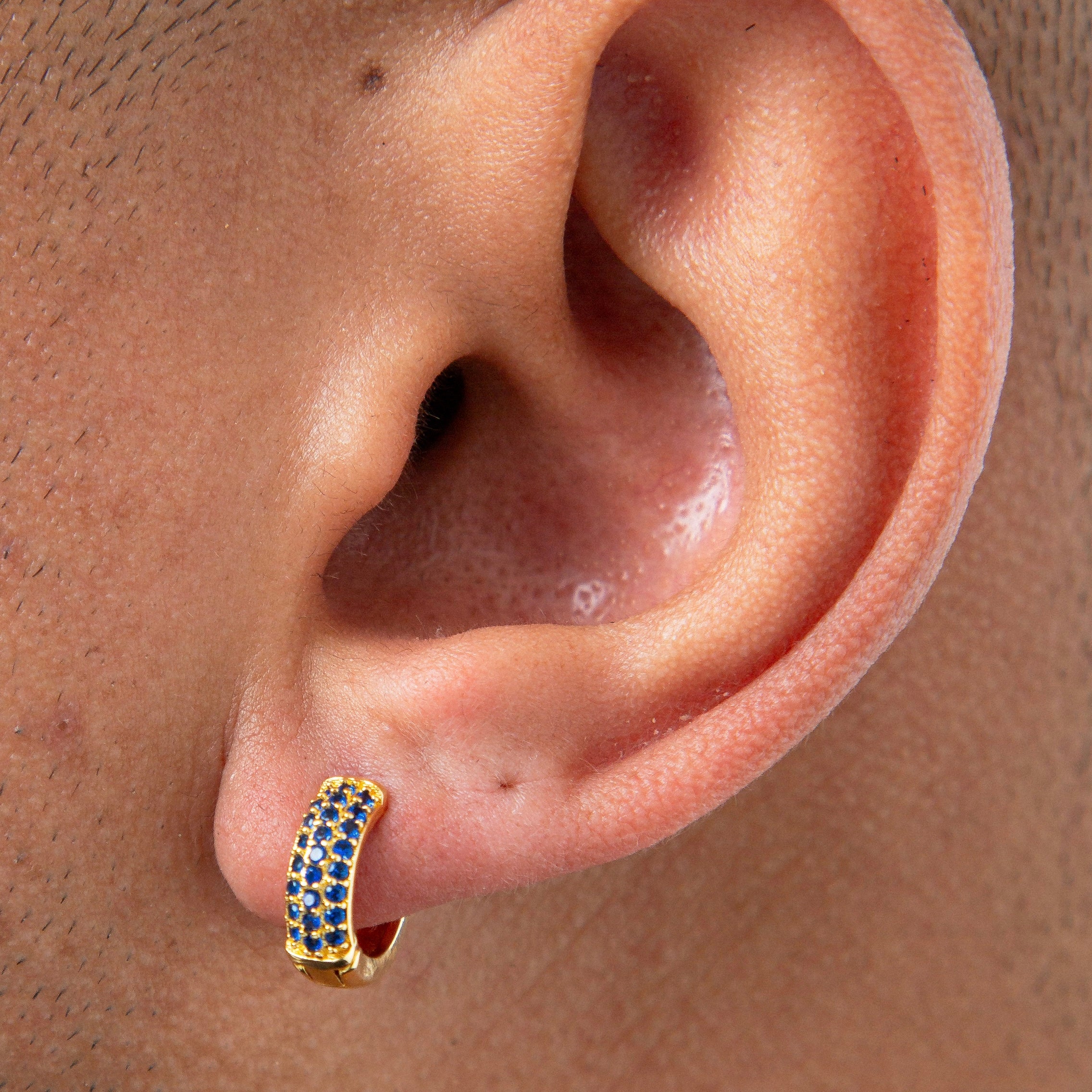Brinco Masculino Par Argola 3 Fileiras Azul Banhada a Ouro 18k BRI226