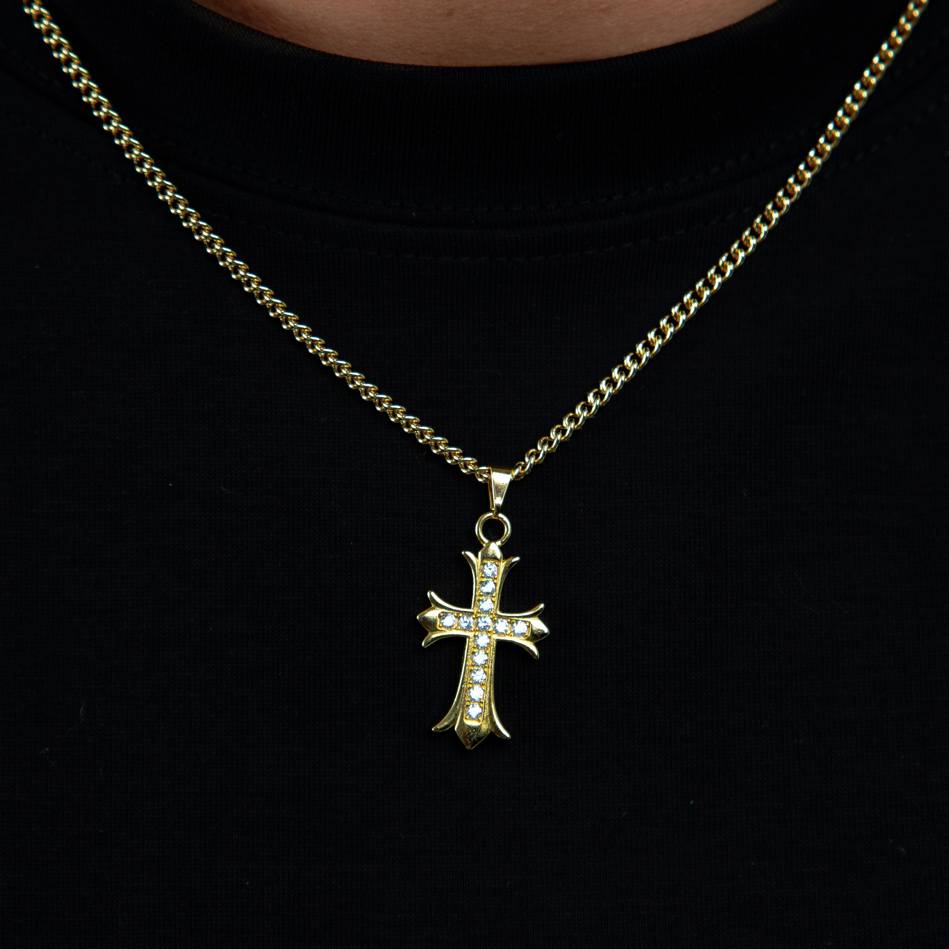 Corrente Grumet 50cm 3mm + Pingente Cruz Cravejada Detalhada (17,5X30mm) Banhado A Ouro 18k COR102-PIN156