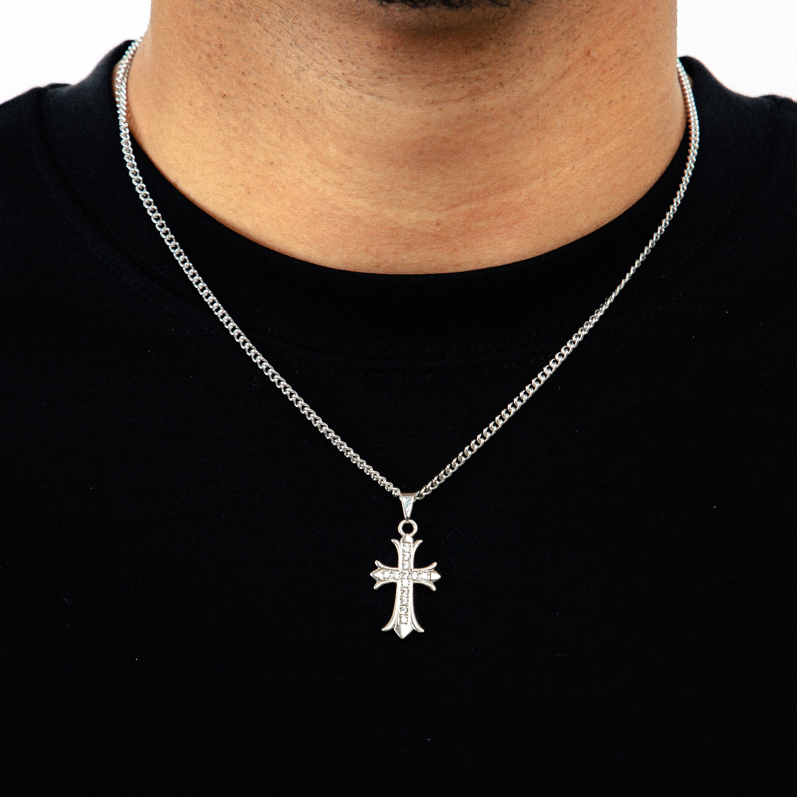 Corrente Grumet 50cm 3mm + Pingente Cruz Cravejada Detalhada (17,5X30mm) Banhado A Ouro Branco COR103-PIN157