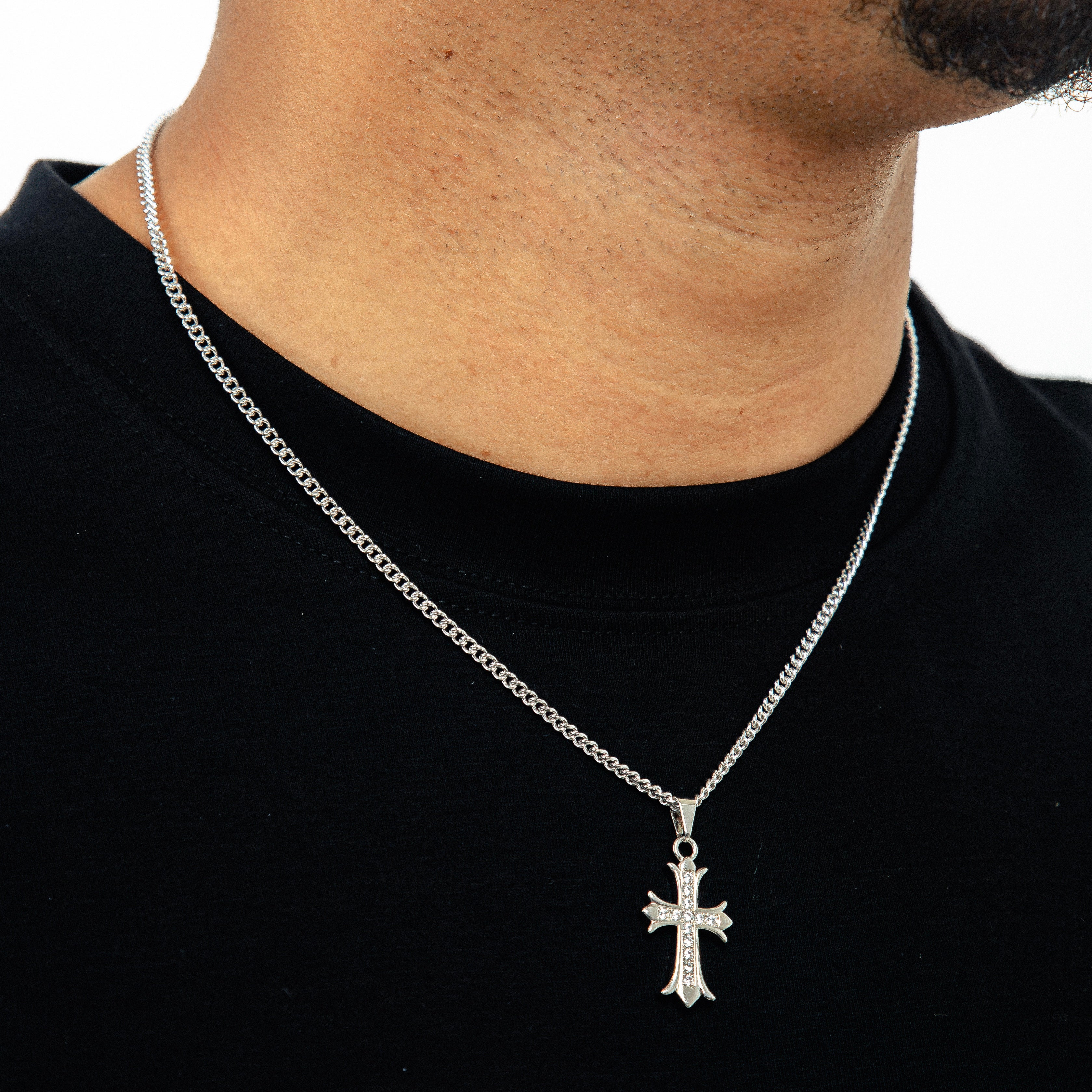 Corrente Grumet 50cm 3mm + Pingente Cruz Cravejada Detalhada (17,5X30mm) Banhado A Ouro Branco COR103-PIN157