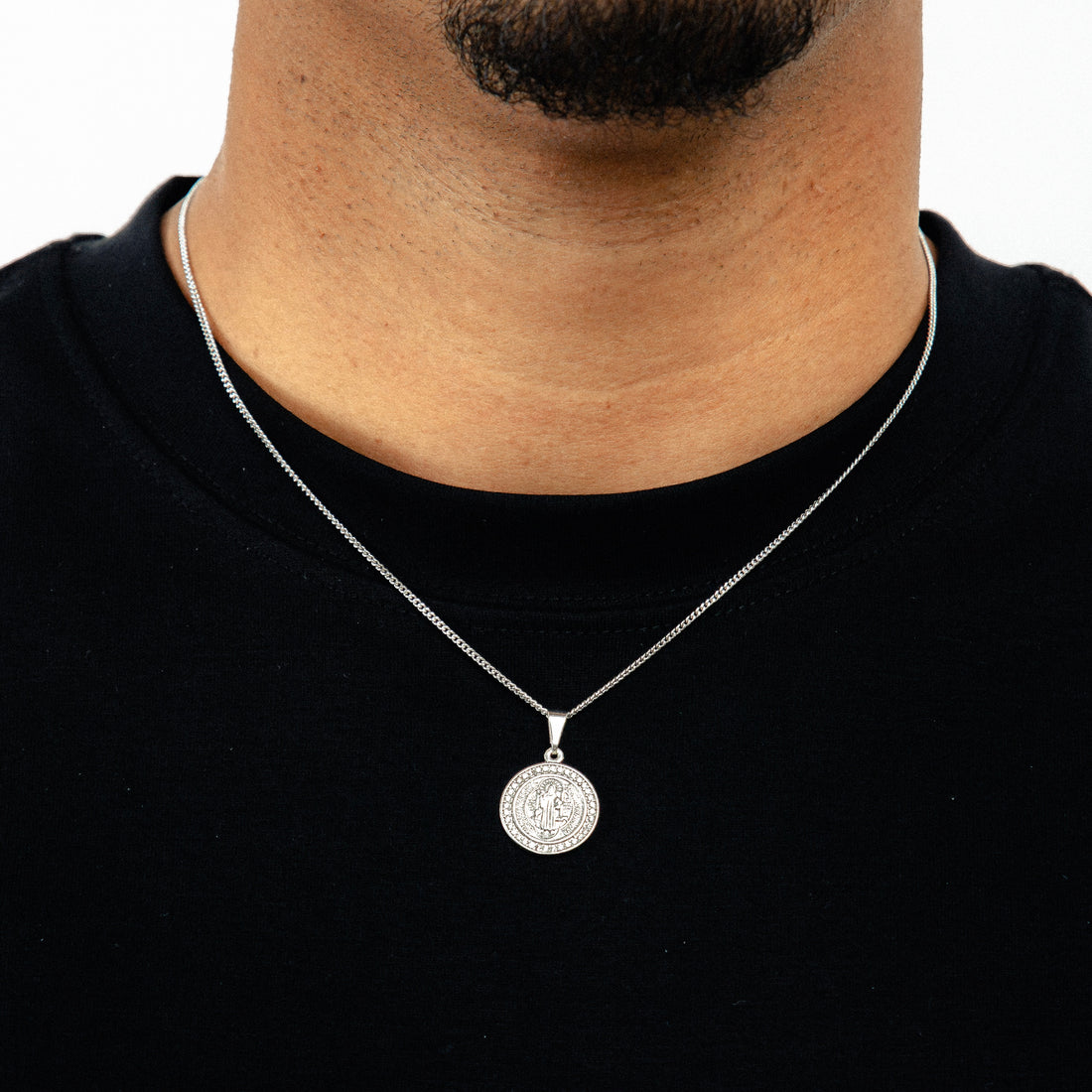 Corrente Grumet 1,4mm + Pingente São Bento Cravejado Banhado A Ouro Branco COR005-PIN021