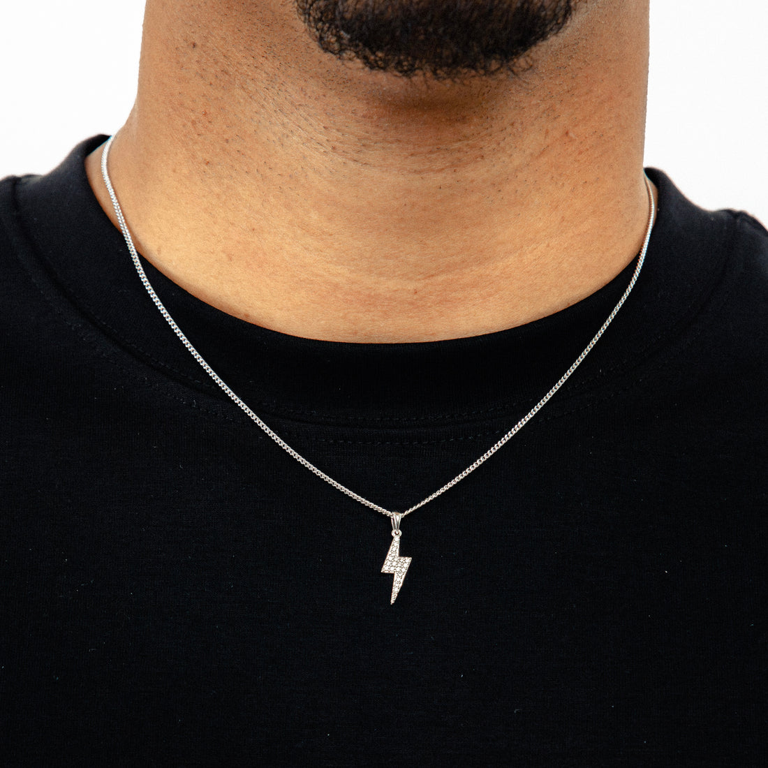 Corrente Grumet 50cm 1,4mm + Pingente Raio Cravejado Banhado A Ouro Branco COR005-PIN076