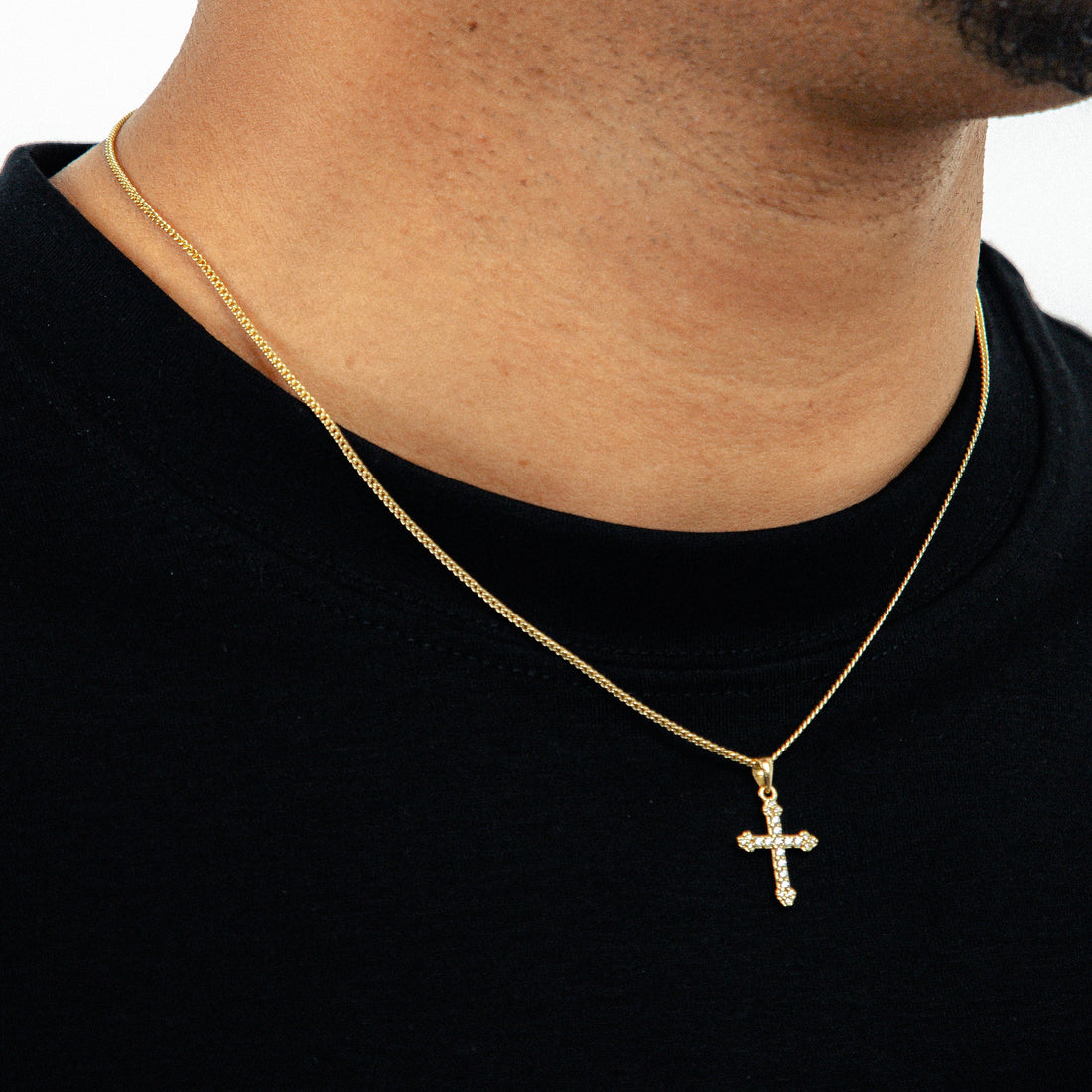 Corrente Grumet 1,4mm + Pingente Cruz Cravejada Palito Banhado A Ouro 18k COR014-PIN003