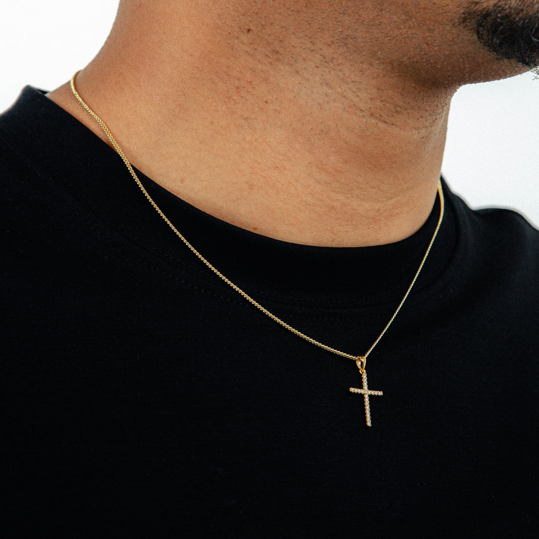 Corrente Grumet 1,4mm + Pingente Cruz Palito Chapada Cravejada Banhado A Ouro 18K COR014-PIN027