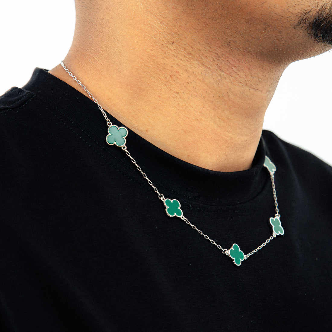 Corrente Trevo Verde Banhada A Ouro Branco COR069