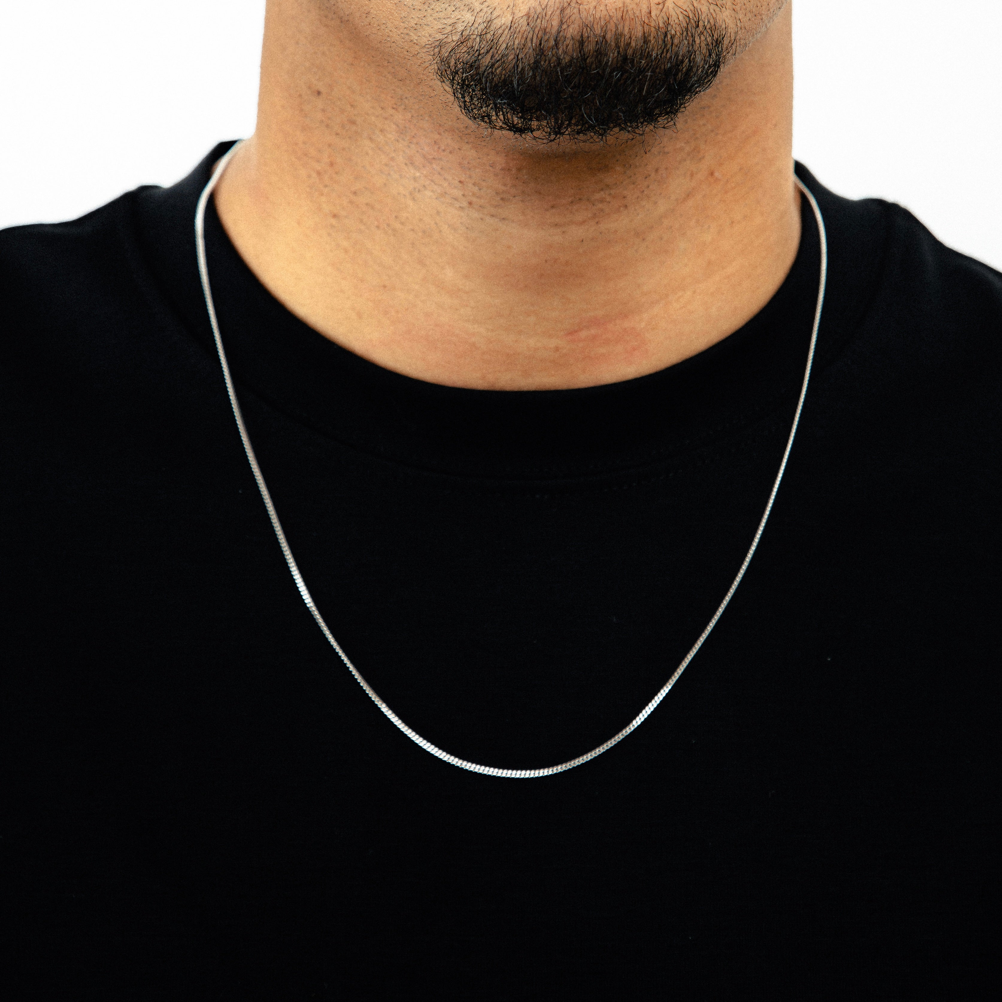 Corrente 60cm Grumet 1,5mm Banhada a Ouro Branco COR091