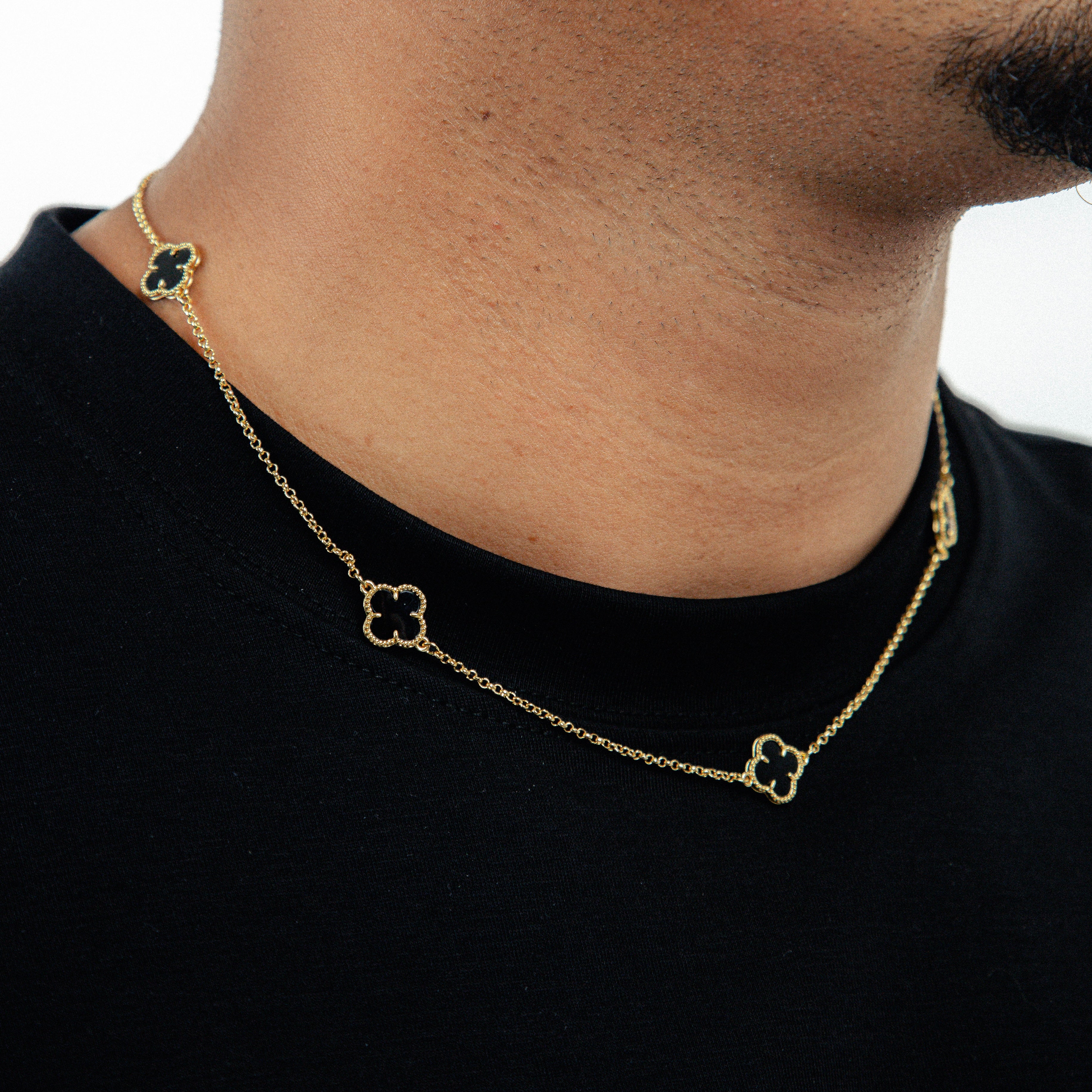 Corrente Trevo Preta 50cm Banhada A Ouro 18k COR104