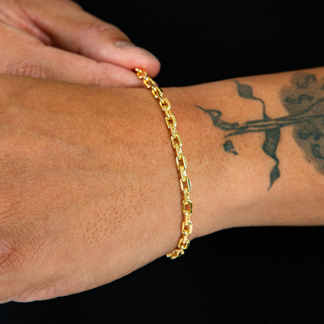 Pulseira Elo Cadeado 4mm Fecho Bomba Banhada A Ouro 18K PUL065