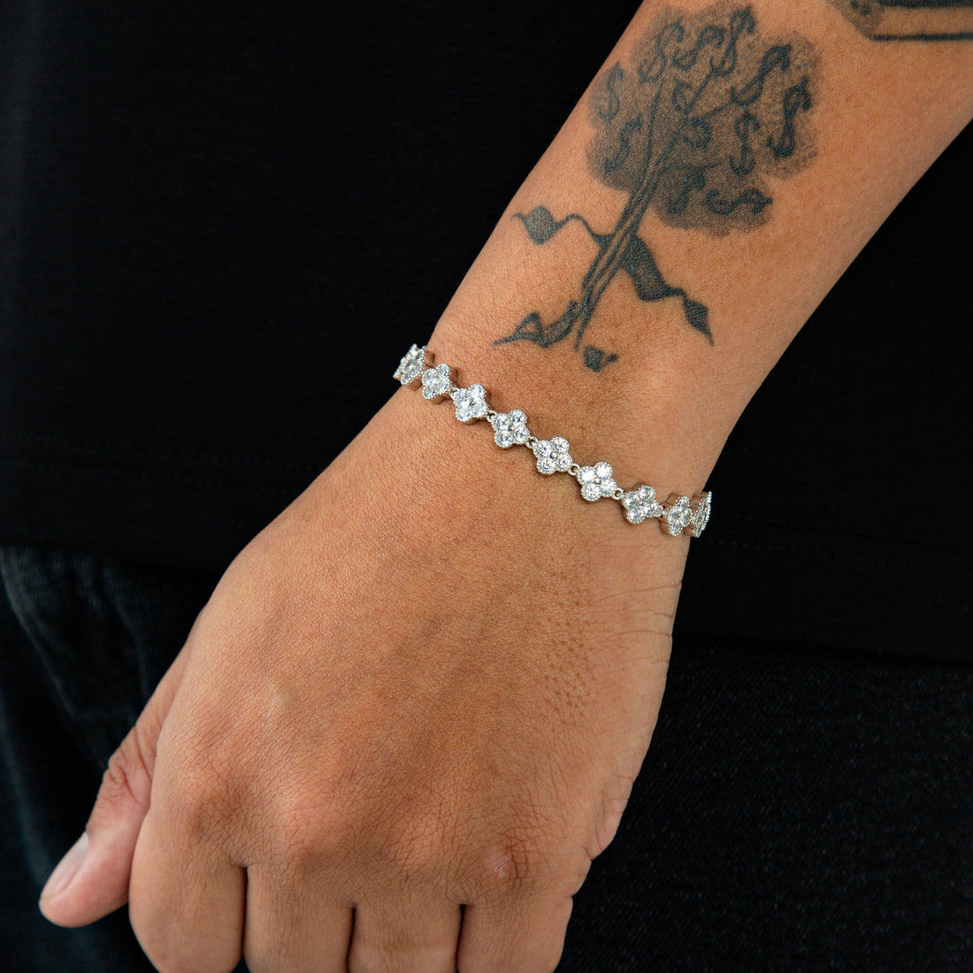 Pulseira Riviera Trevo Cravejada 8mm Banhada a Ouro Branco PUL071