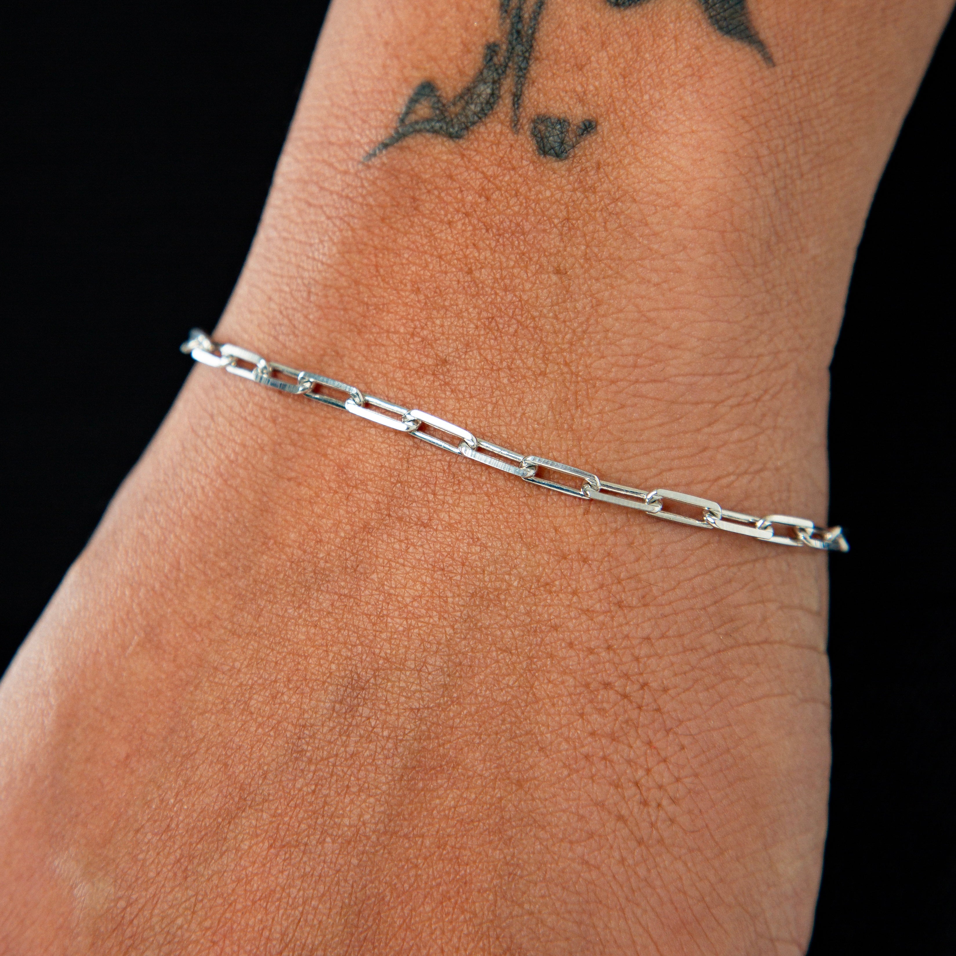 Pulseira Cadeado Alongado 3,5mm Banhada a Ouro Branco  PUL076