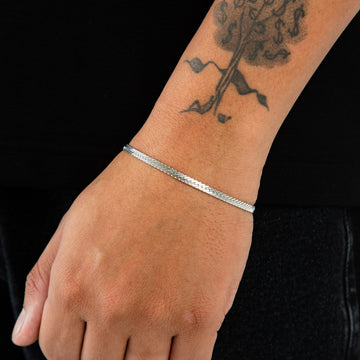 Pulseira Grumet Flat 4mm Banhada a Ouro Branco  PUL078