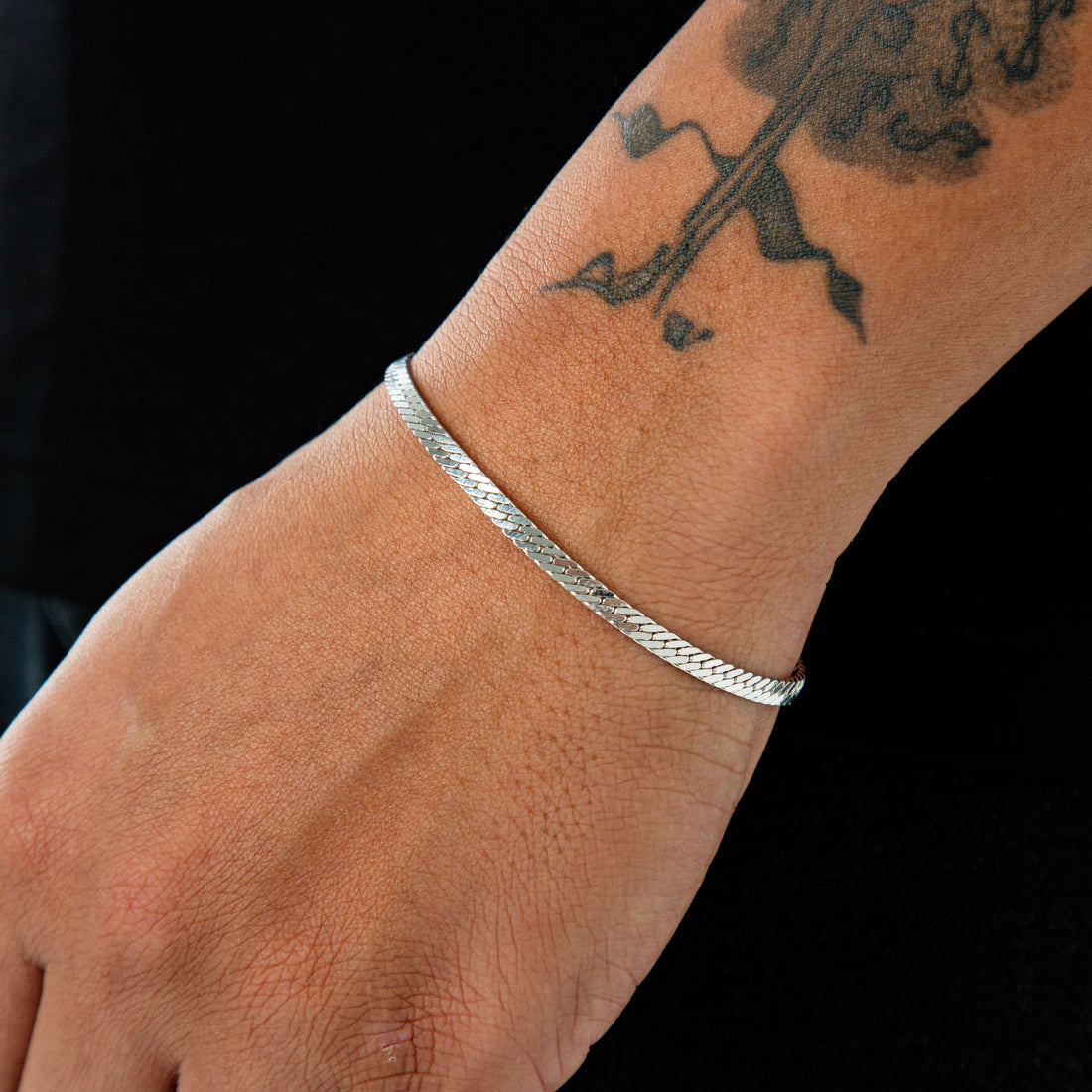 Pulseira Grumet Flat 4mm Banhada a Ouro Branco  PUL078