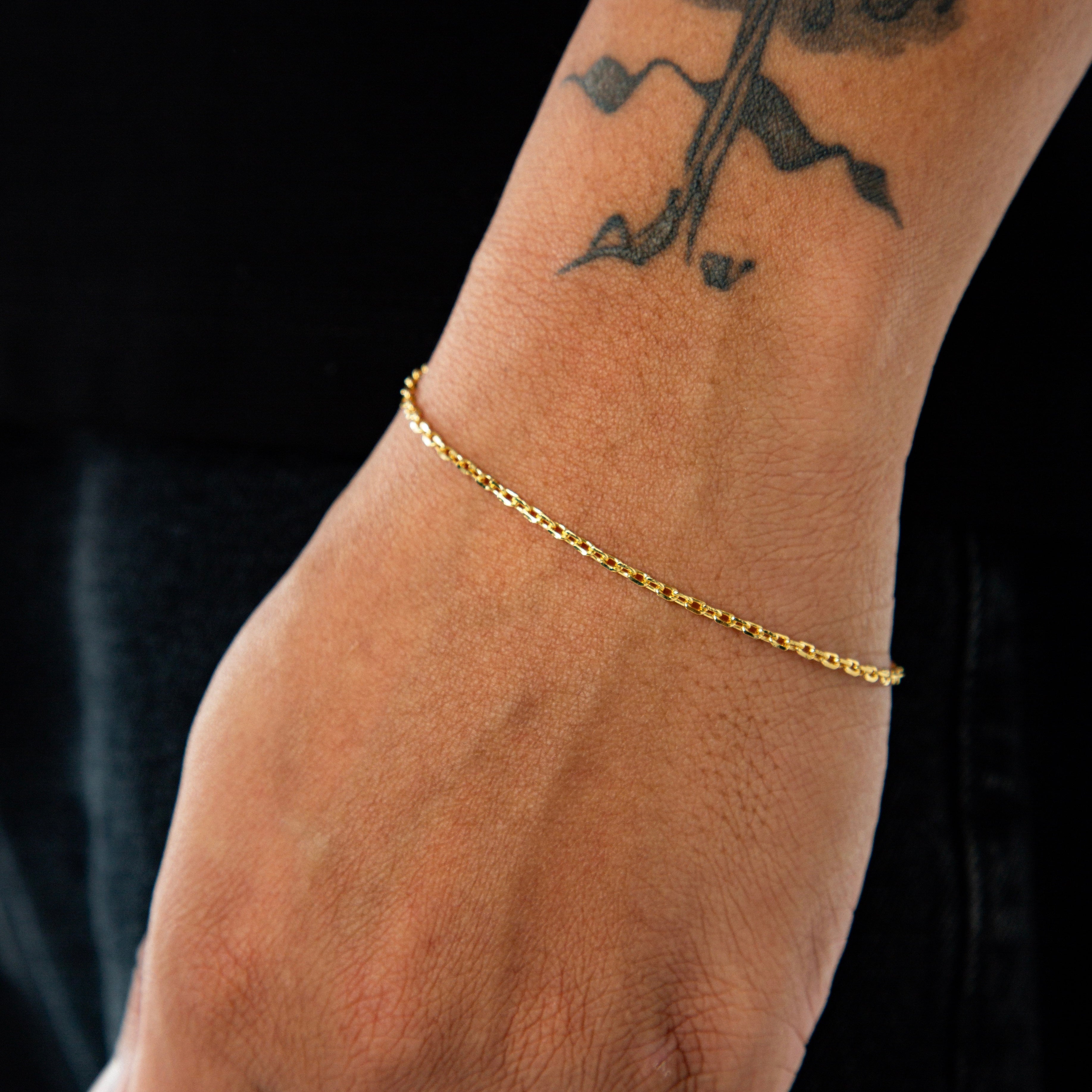 Pulseira Elo Cadeado 2mm Banhada a Ouro 18k PUL080