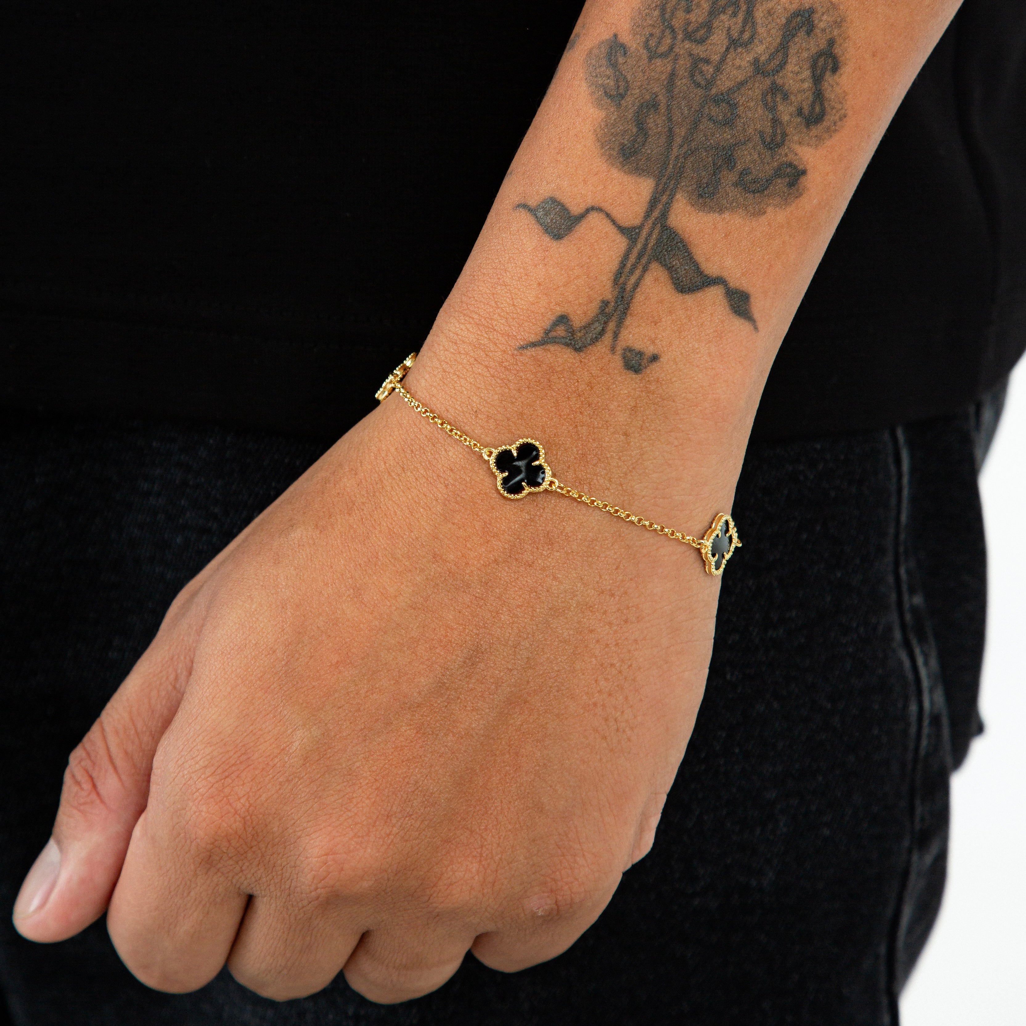 Pulseira Trevo Preta Banhada a Ouro 18k PUL086