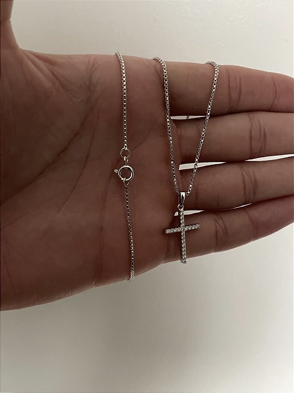 Corrente Veneziana 1mm + Pingente Cruz Palito Chapada Cravejada Banhado A Ouro Branco COR002-PIN009
