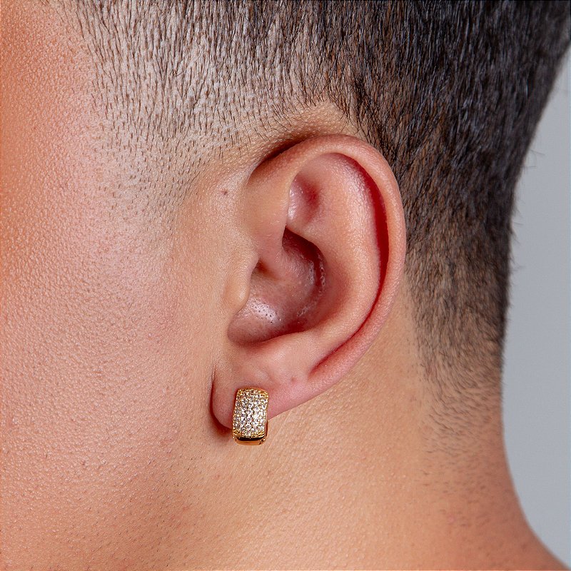 Brinco Masculino Par Argola Cravejada Com 29 Pedras (13X6,8mm) Banhada A Ouro 18k BRI015