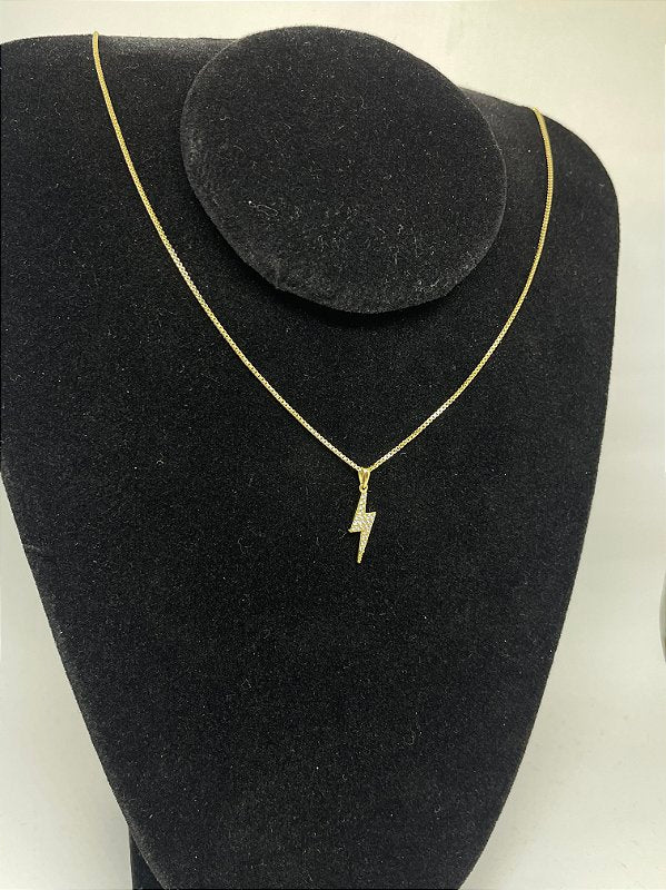 Corrente Veneziana 1mm Fecho Tradicional + Pingente Raio Cravejado Banhado A Ouro 18k COR009-PIN078