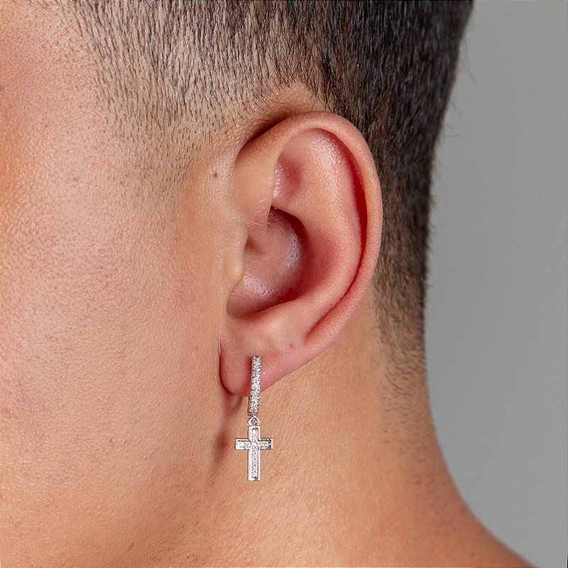Brinco Masculino Par Argola Cravejada Com Cruz Pendurada Banhada A Ouro Branco BRI011
